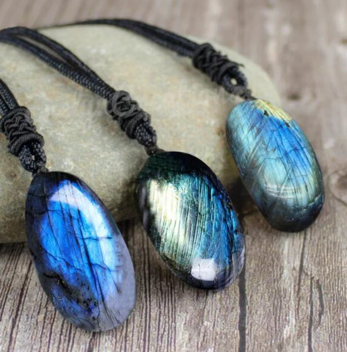 Labradorite Stone Pendant Natural Healing Crystal Amulet Necklace Gift for Women