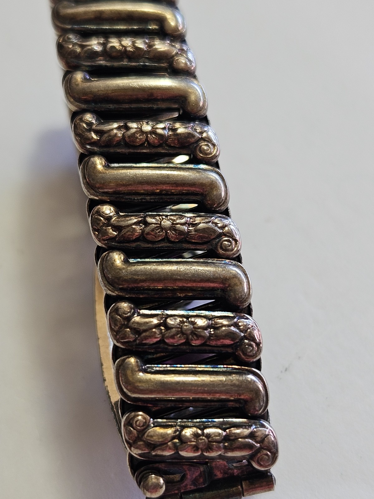 Rare 1940’s Lustern Bracelet With 3 Purple Amethyst Glass Cabochons