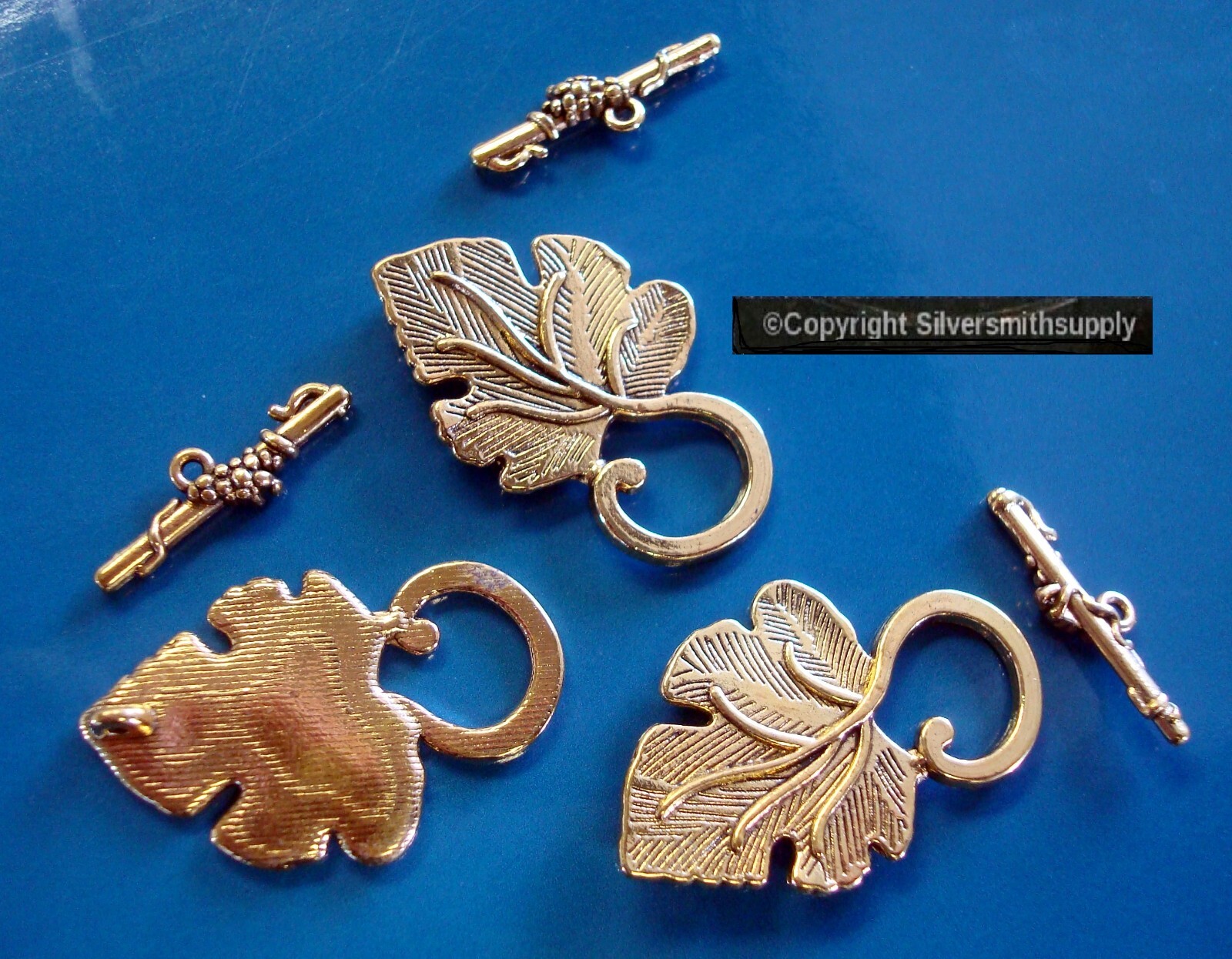 TOGGLE CLASPS 3 Grape leaf Ant Gold pltd Zinc anklet necklace bracelet FPC163B