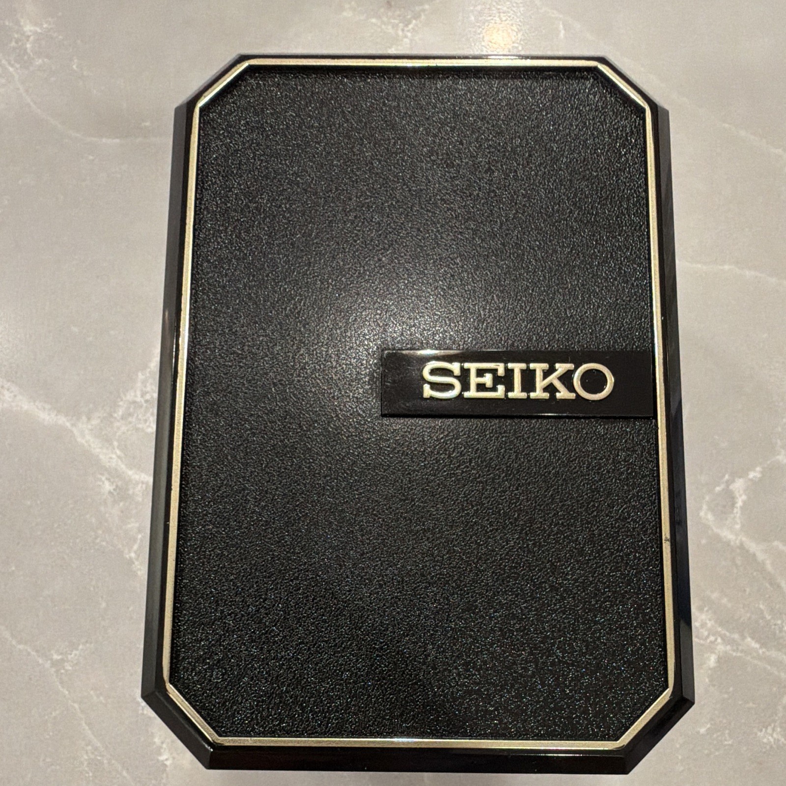 Seiko Chronograph Quartz Alarm 100M Tachymeter Black Dial 40-43.9mm Box