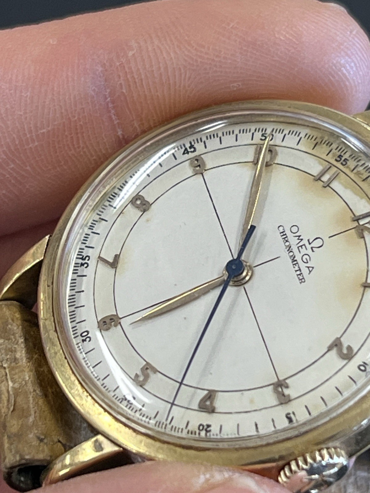 1944 Omega Chronometer ref. 2367 – 18K Gold – Pie Pan Dial – 35.4 mm – Working