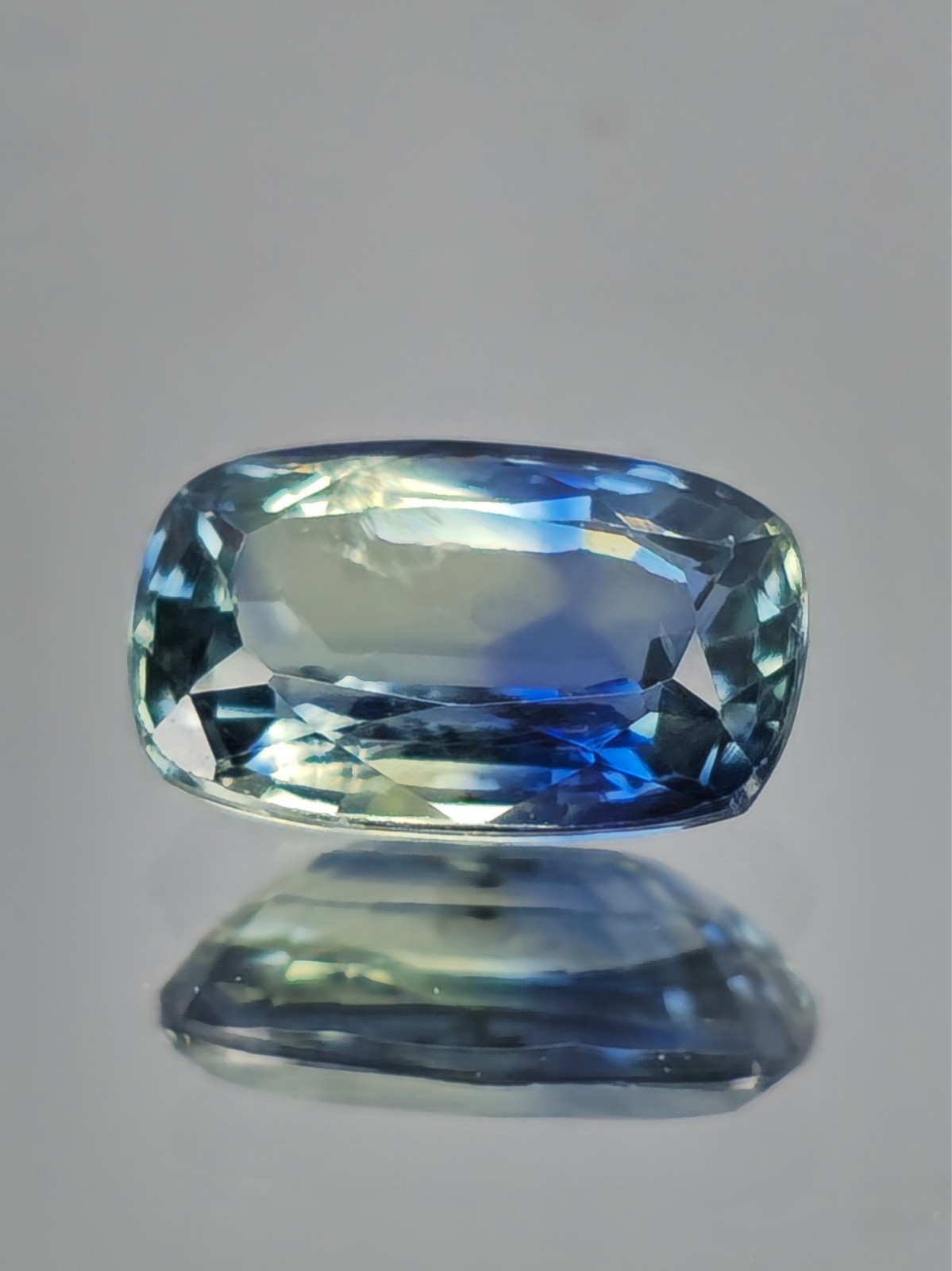 Australian Parti Sapphire 0.90 Tri Colour Teal Blue Yellow Vvs Rectangular Cut ✨