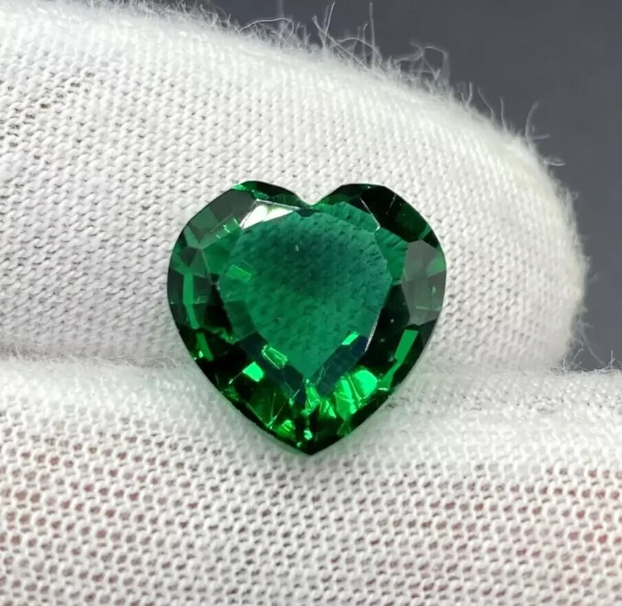 Top Quality Zambian Green Emerald Heart Shape Loose Stone 12 Ct Emerald Gemstone