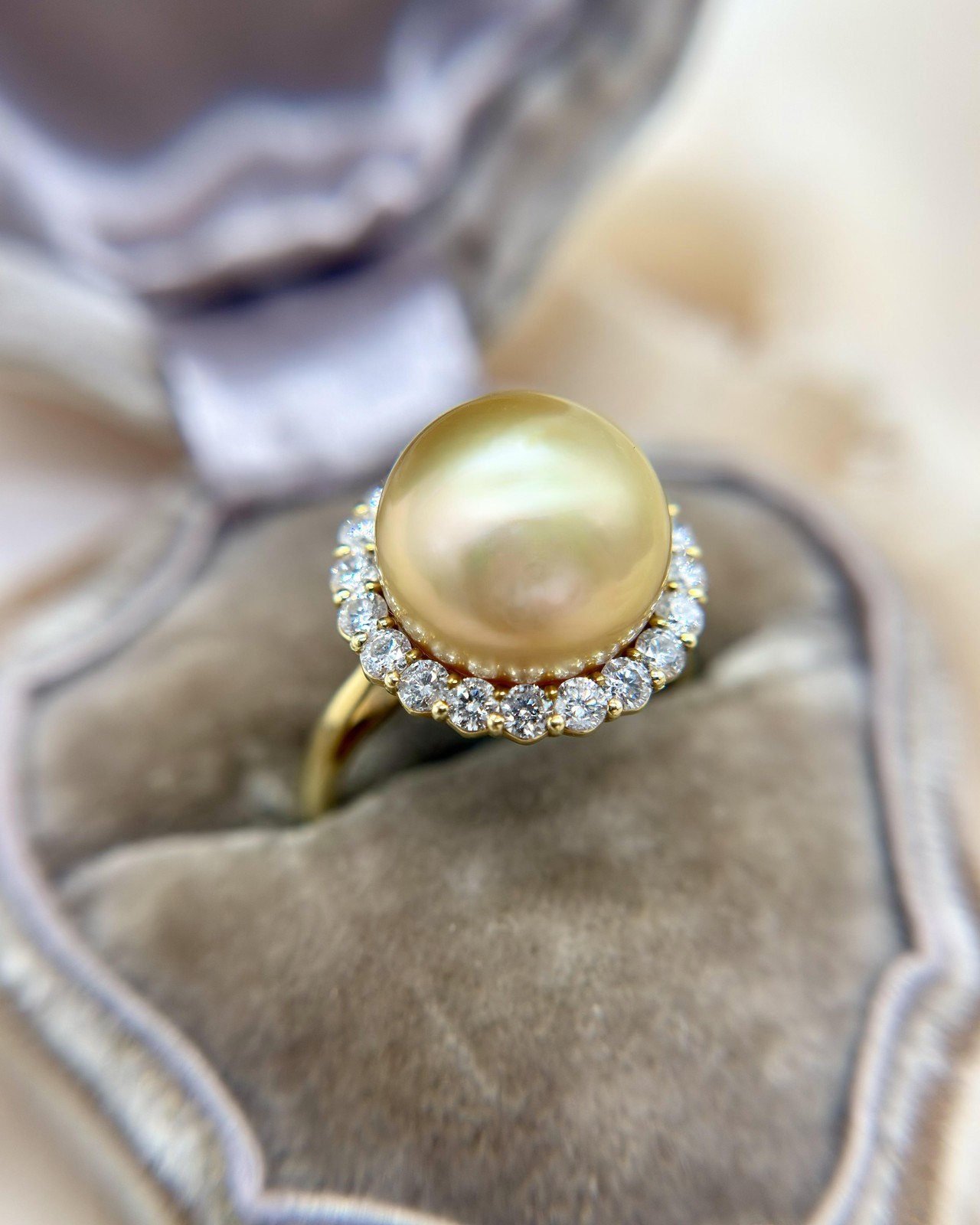 Vintage 18k Yellow Gold South Sea Golden Pearl Diamond Halo Ring