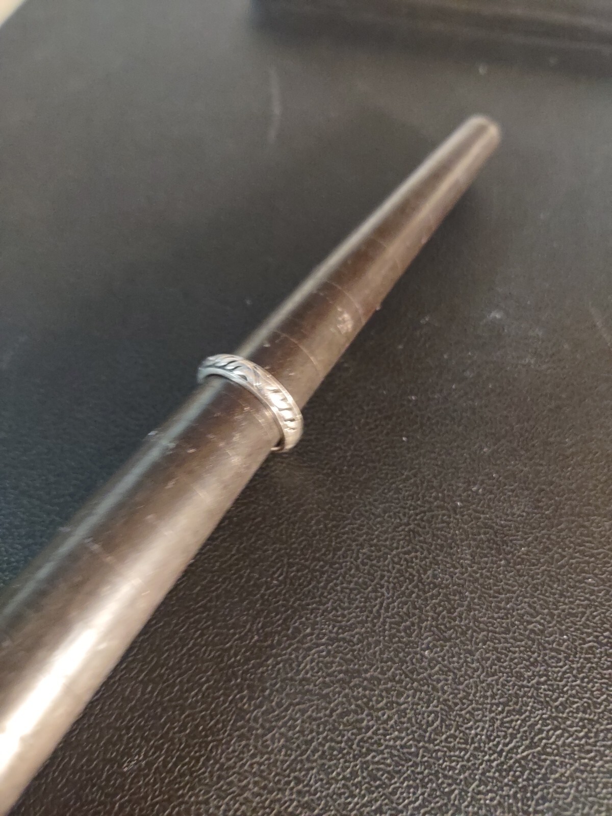 3.2 Grams Size 5.75 Sterling Silver Southwestern Band Feather Scroll Old Pawn