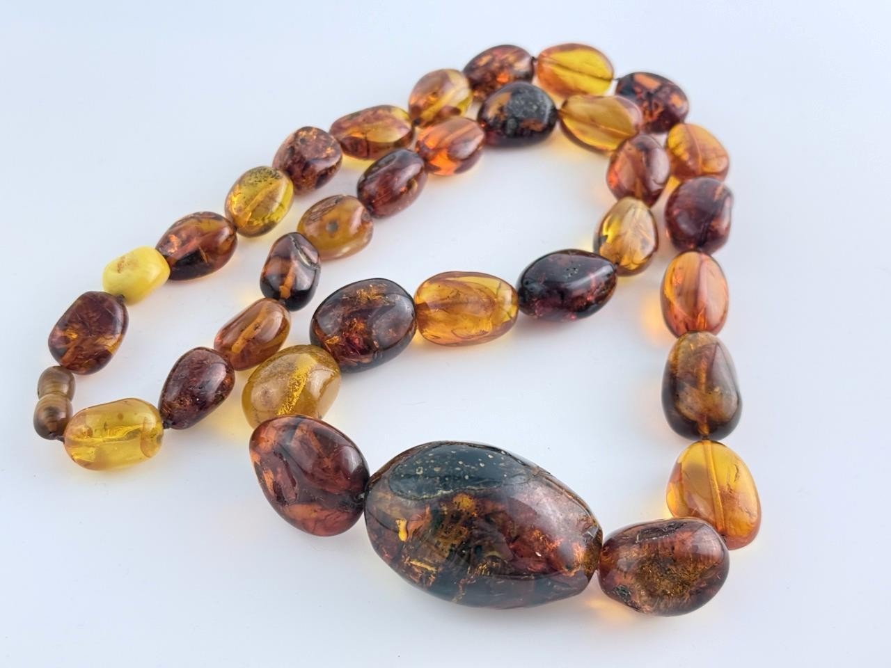 Vintage Freeform Shape Multi Mixed Amber Beaded Necklace 30 Inches Length 114g