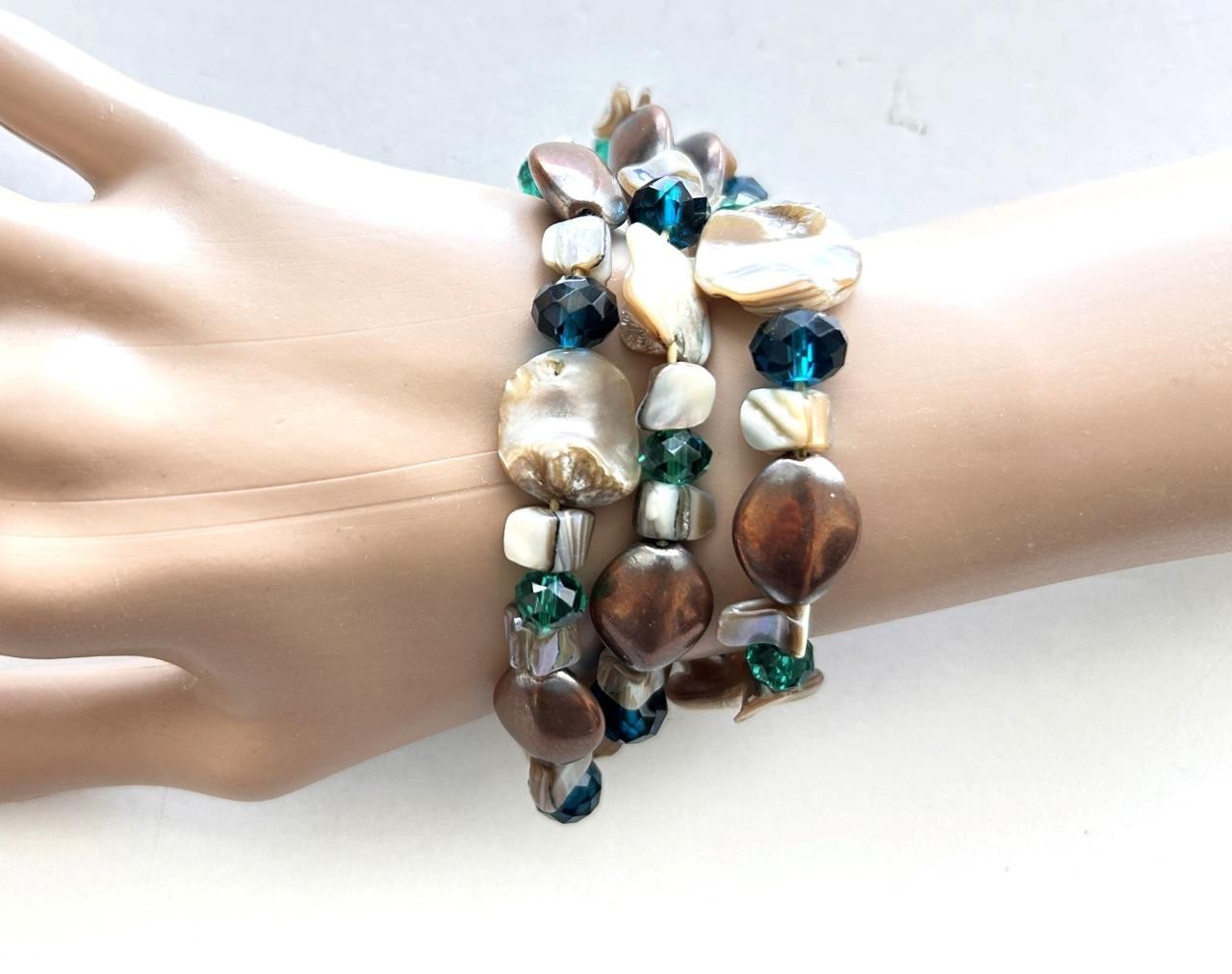 LOT 3 stretch bracelets made of stones shells beads brown green beige