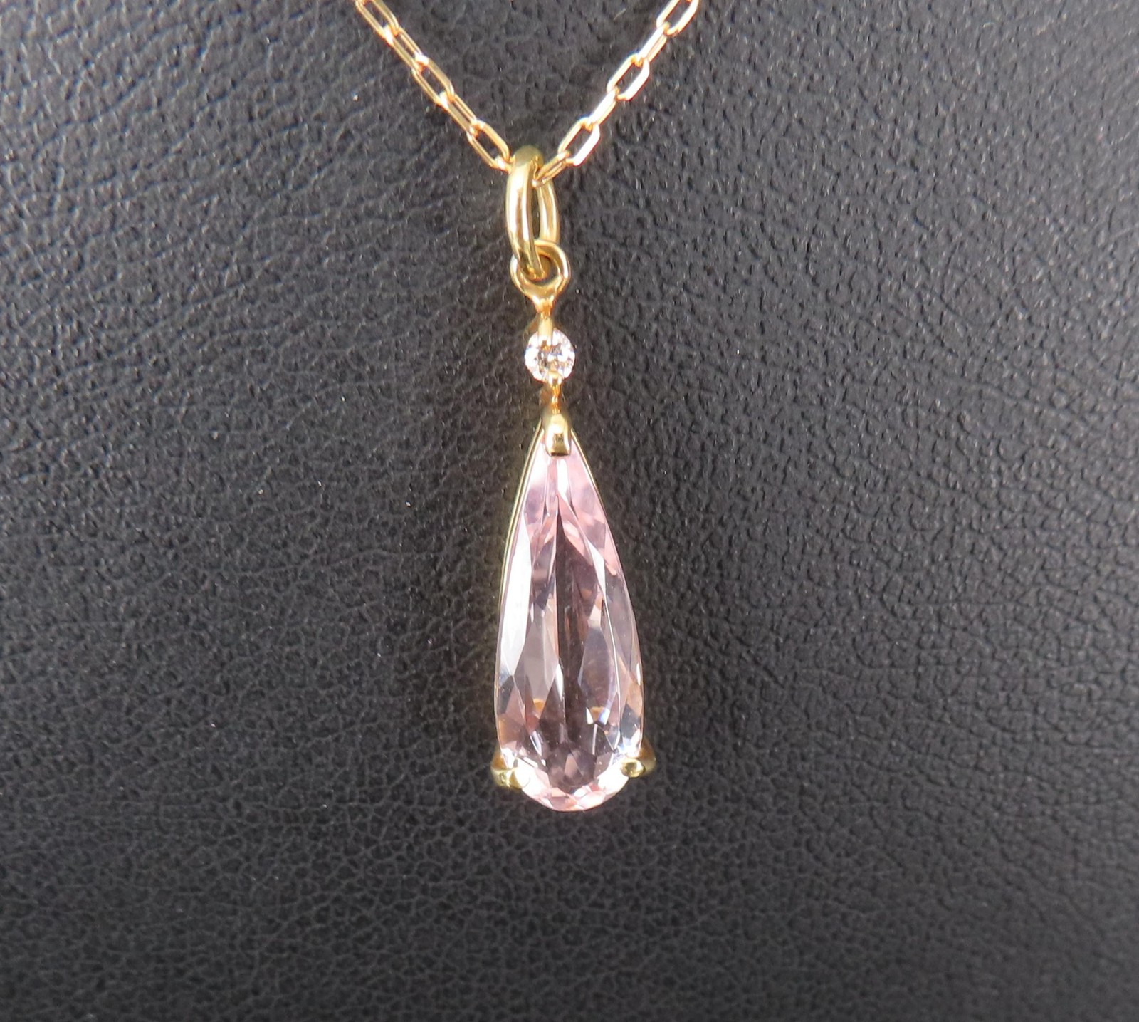 Vintage 1.11ct Natural Morganite & 0.01ct Diamond 18K Yellow Gold Necklace