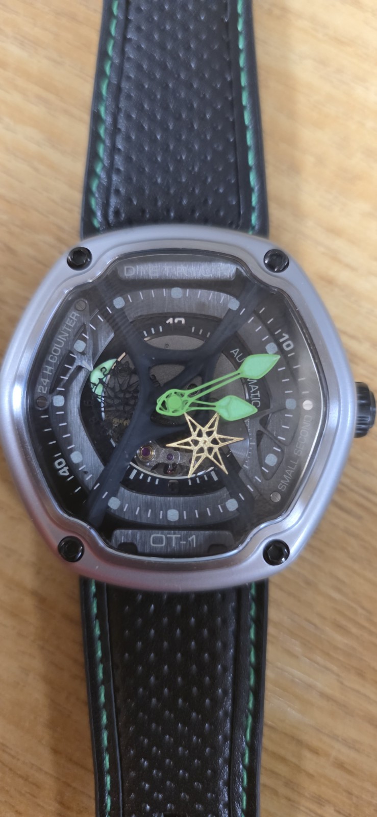 NEW / UNWORN Dietrich OT-1 Organic Time – 1st Gen Slim Box – 3 Straps
