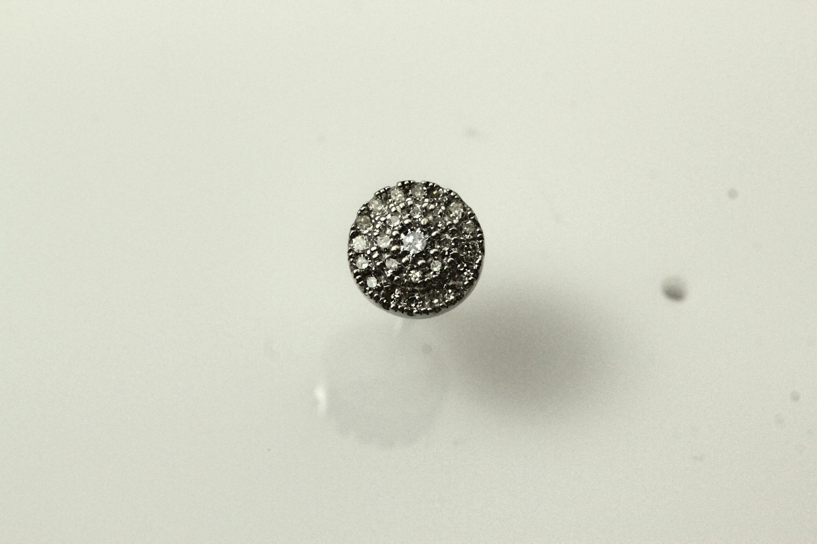 10K White Gold Single Stud Earring with Cubic Zirconia Chips 0.7grams (EAR3372)
