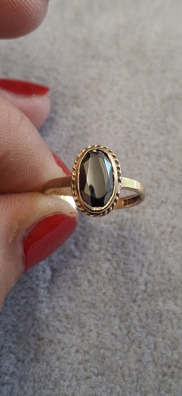 9ct Yellow Gold Hematite Ring Size L