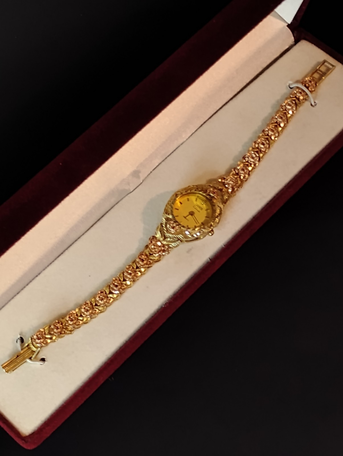 Geneve Classic 10 Kt Gold Watch Vintage YG W/ Rose Gold Beautiful & Working Rare