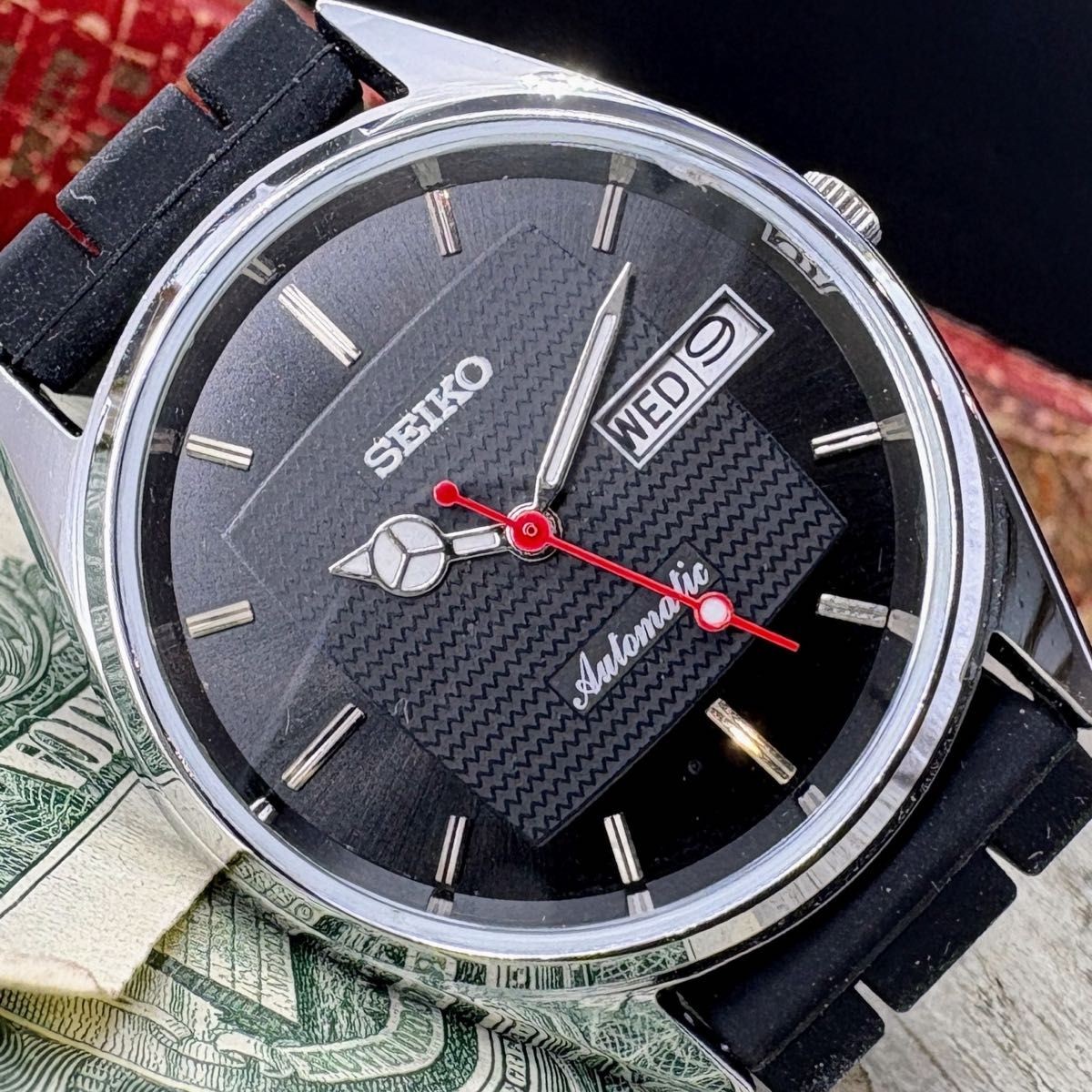 Seiko Vintage Automatic Men’s Watch Black Dial Day Date Skeleton Back Japan