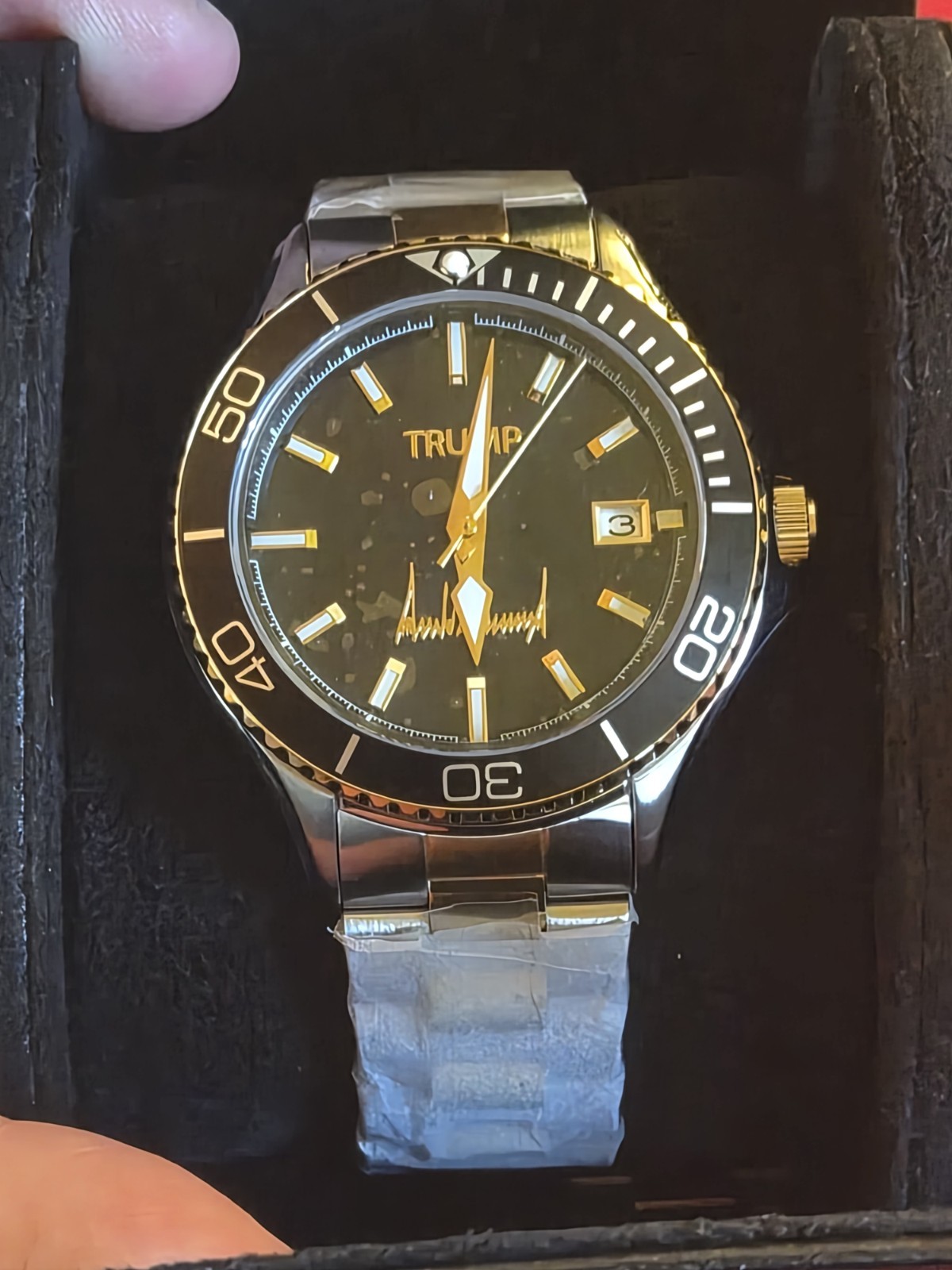 Rare Authentic Trump Fight Watch Limited Presidential White House VIP Edition!