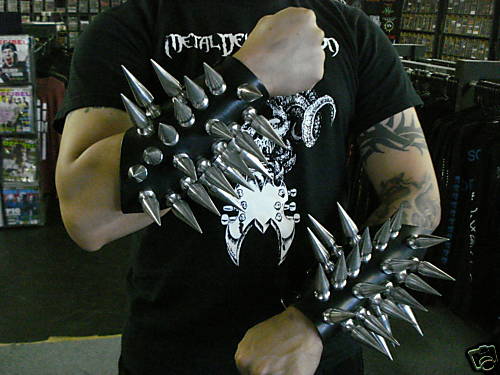 LEATHER GIANT SPIKEGAUNTLET.BLACK METAL…(MDLG0059)…..SETH