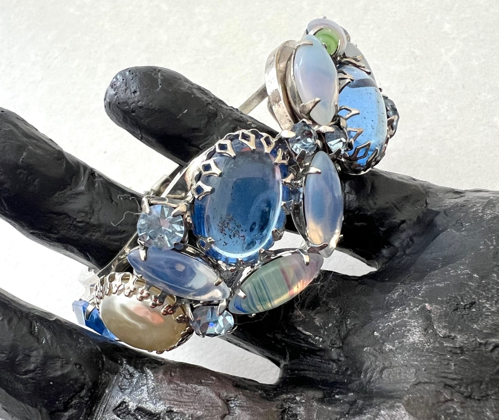 A132 Vintage Juliana Blue Glass Givre Cabochon Pearl Silve Clamper Bracelet