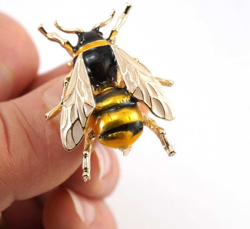 FLYING YELLOW & BLACK ENAMEL BUMBLE BEE INSECT BUG BROOCH PIN~AWARENESS RIBBON