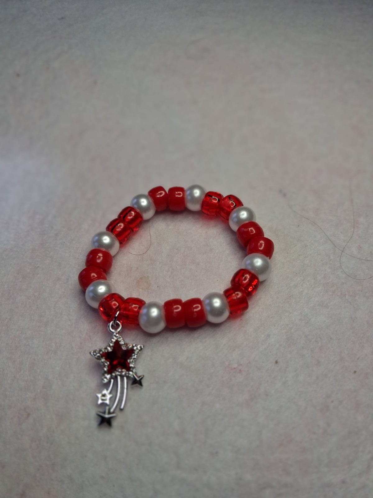 Pretty 4″ Red & White Bracelet With Shooting Star Charm & Pony And Faux Pearls