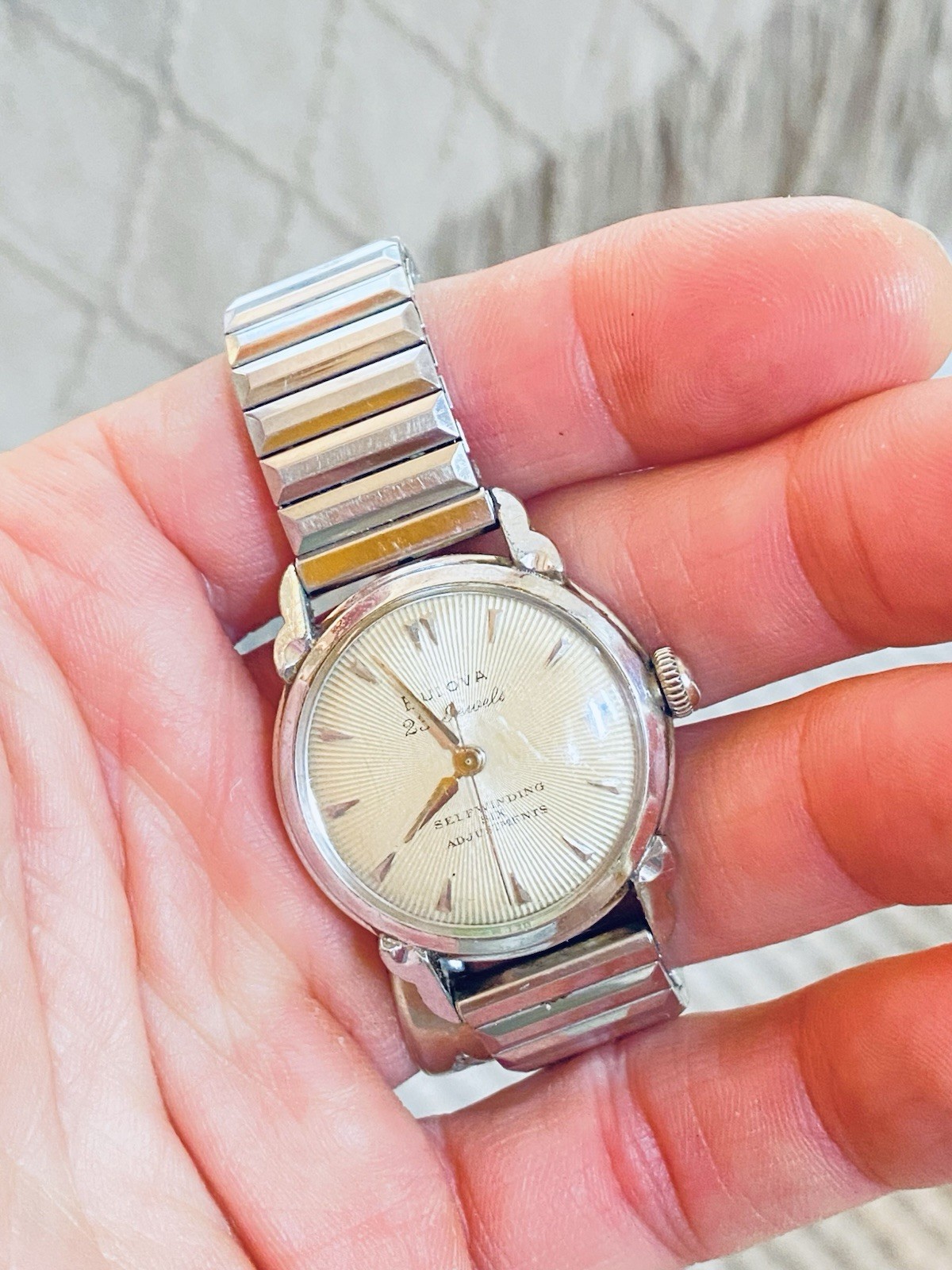 Vintage Bulova Mens 23 Jewel Self-Winding Six Adjust Automatic 32mm Wristwatch