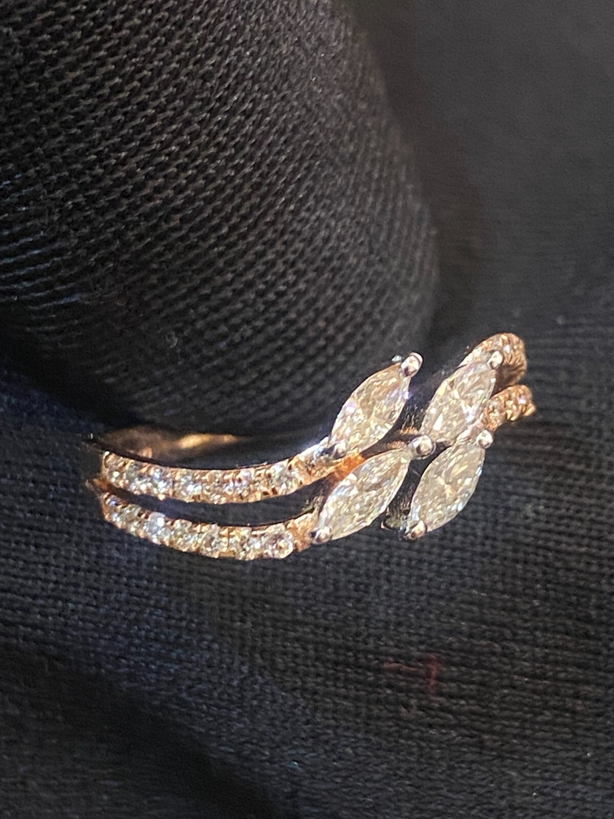 Stunning 0.70 Cts Marquise Round Shape Diamonds Engagement Ring In 585 14K Gold
