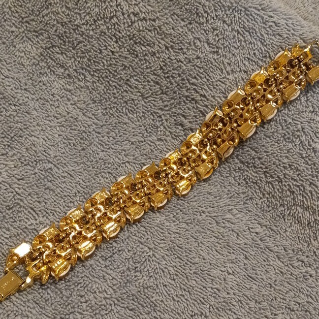 Gold Tone Link Tennis Bracelet Oval Beige Pink Cabochons Clear Rhinestones 7 in