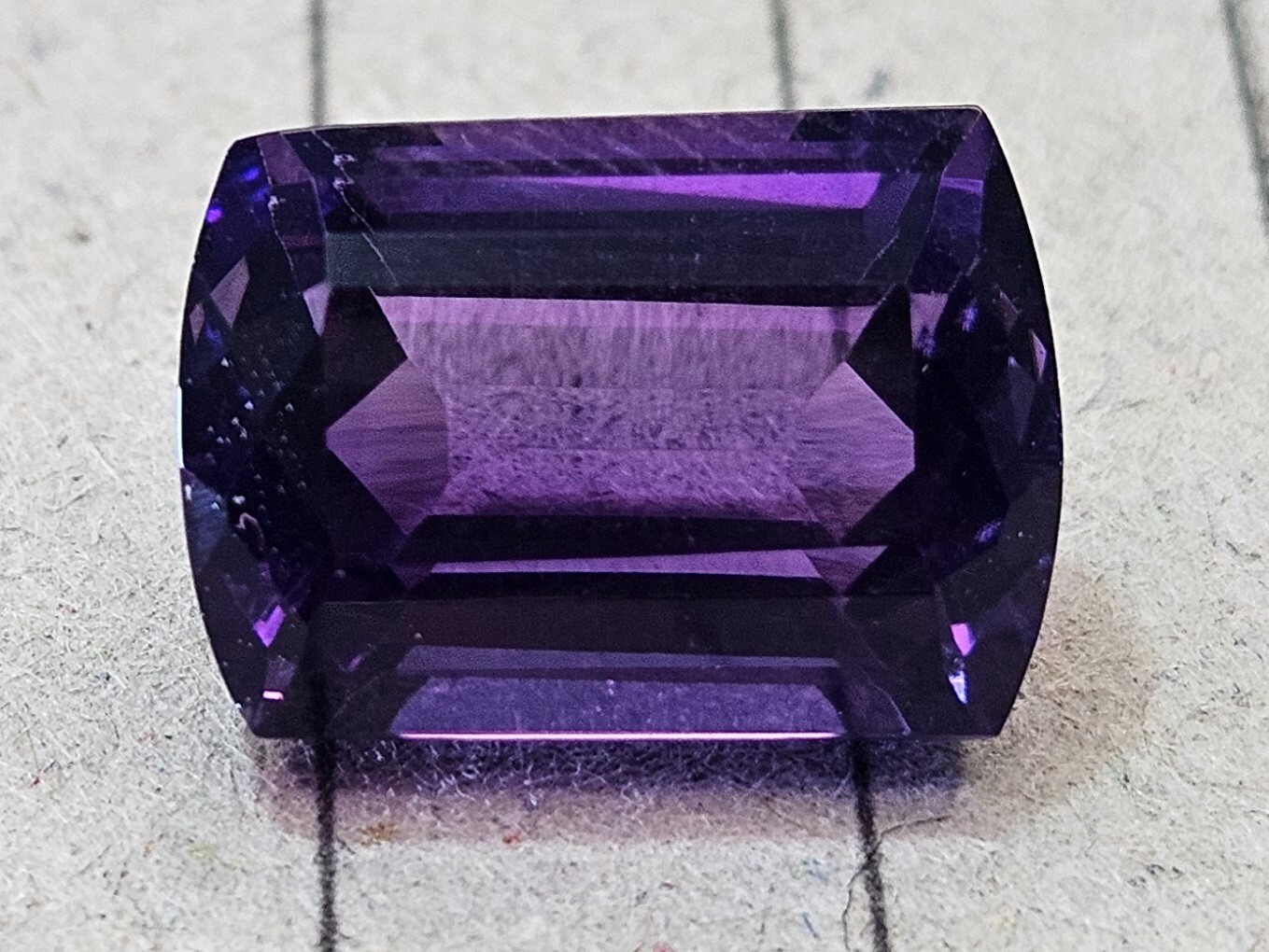 Fancy Cushion Cut Natural 7+ Ct Purple Sapphire Gemstone For Jewellery Making