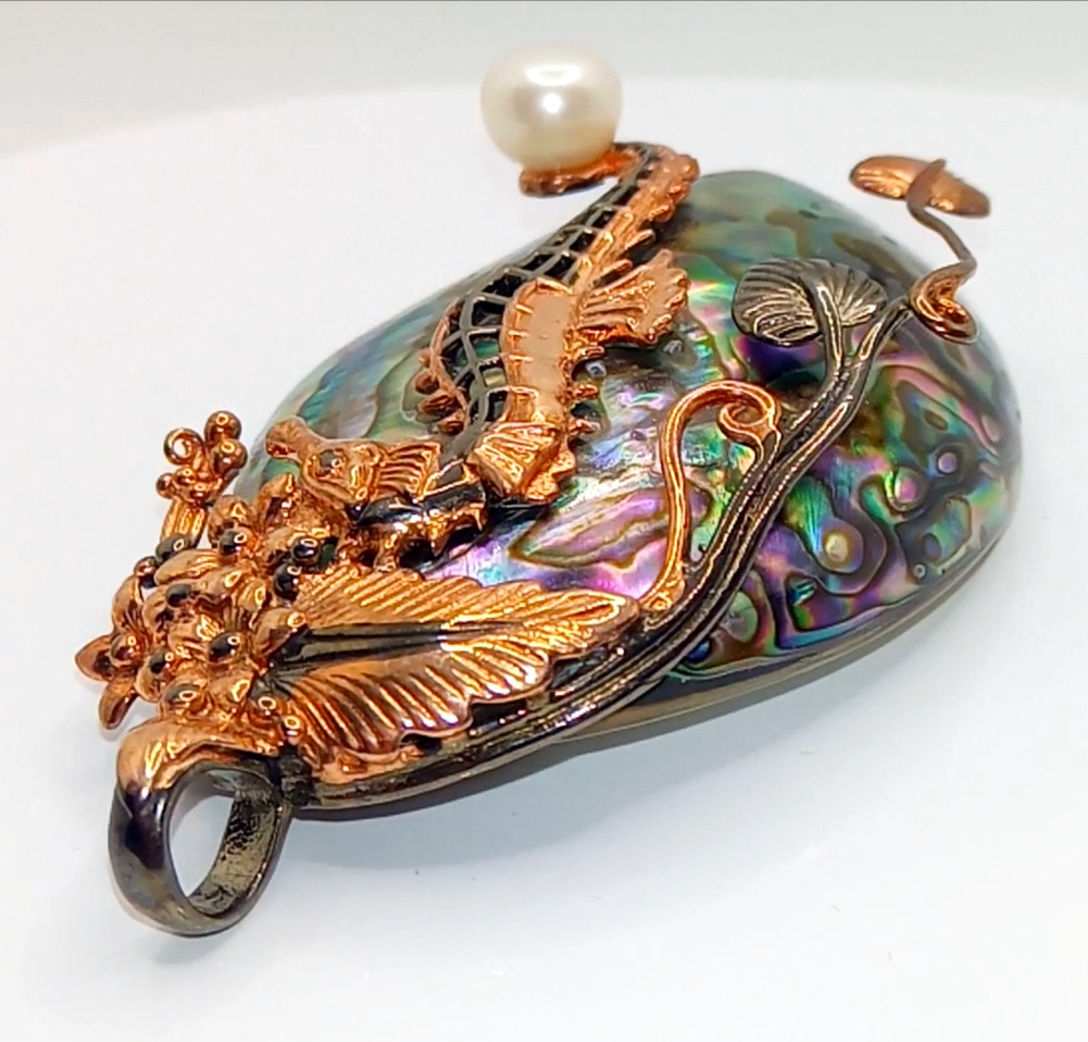 🔥🔥🔥Magnificent Mother of Pearl Seahorse Pendant in Silver & Rose Gold – UNIQUE