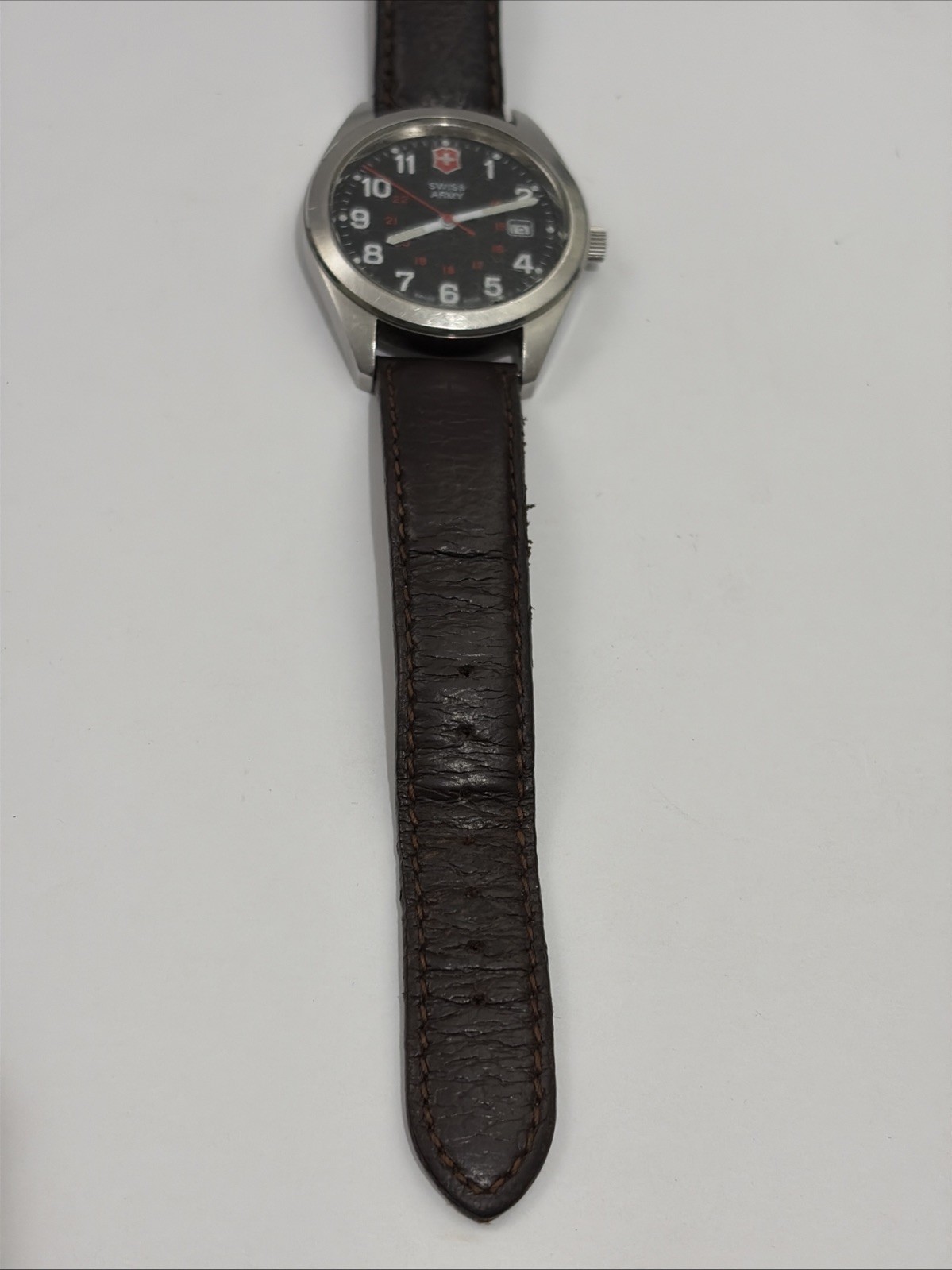 VICTORINOX SWISS ARMY GARRISON MEN’S WATCH 40 MM W/ NEW BATTERY!