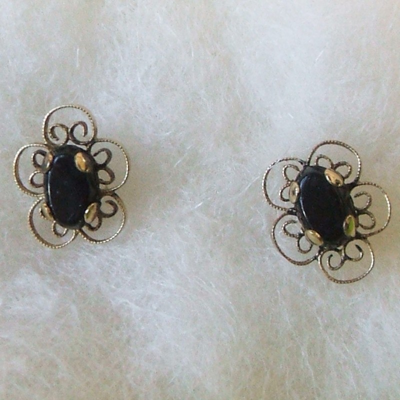 Vintage Carla 14K Yellow Gold Filigree Stud Pierced Earrings with Black Stone