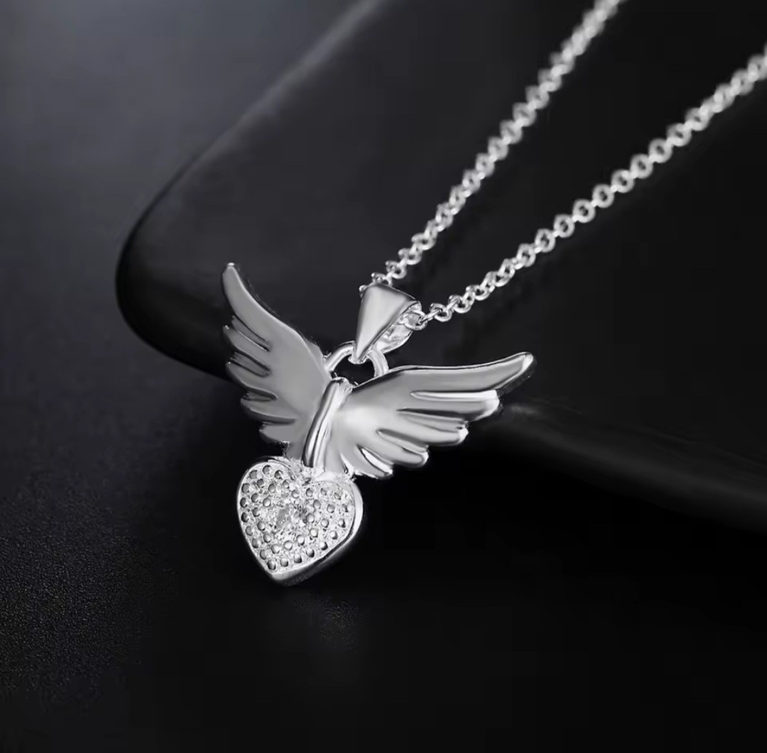 Silver Plated Angel Wings Diamante Heart Pendant Necklace 45cm Chain UK Seller