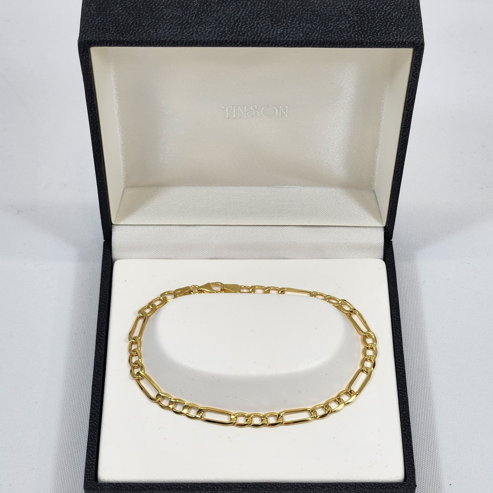 9ct Yellow Gold Figaro Bracelet | Length: 19cm / 7.5″ | Width: 4.5mm / 0.18″