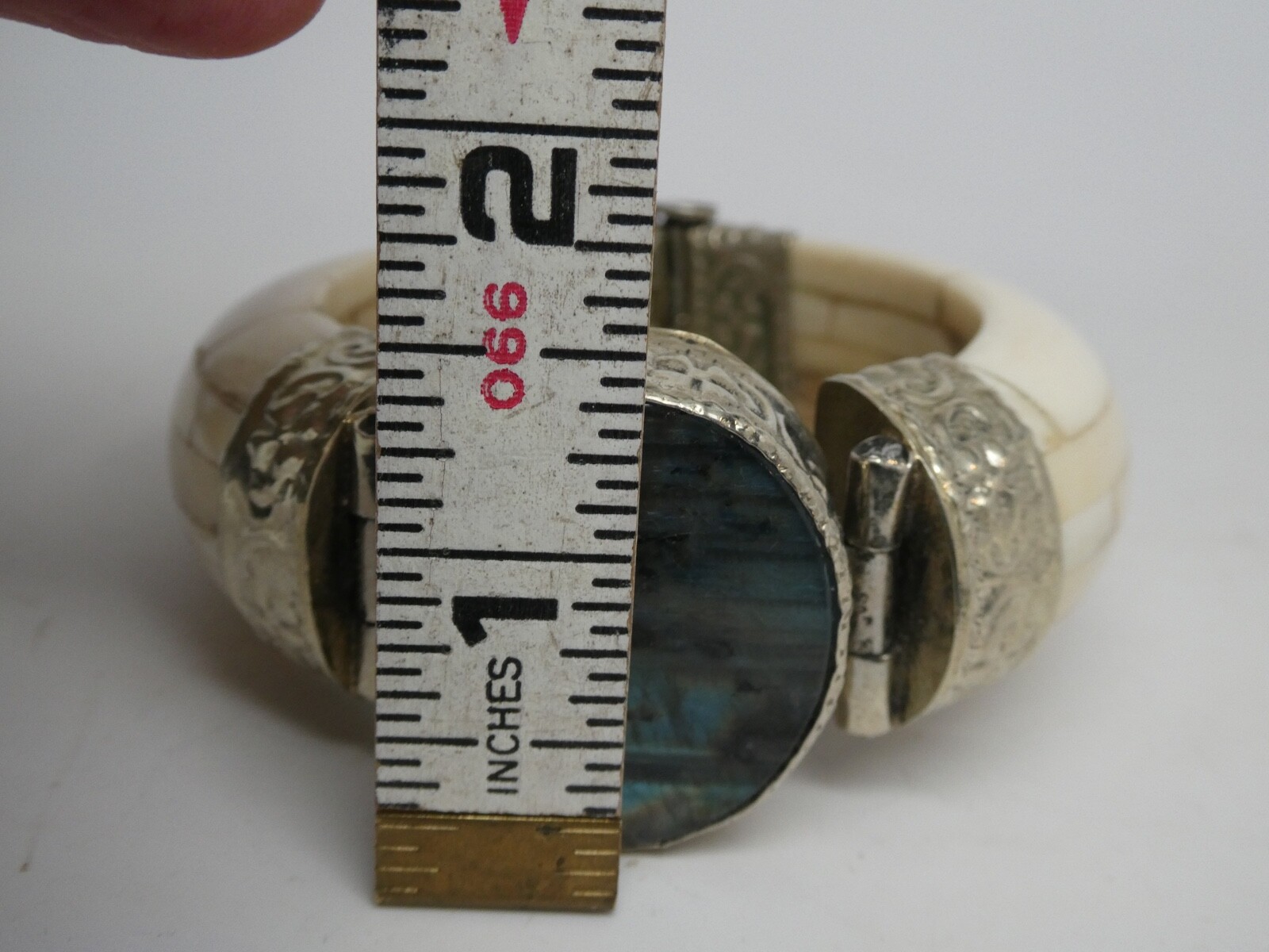 Vintage Water Buffalo Bone Labradorite Gemstone Hinged SP Bracelet Sz. 6.5″