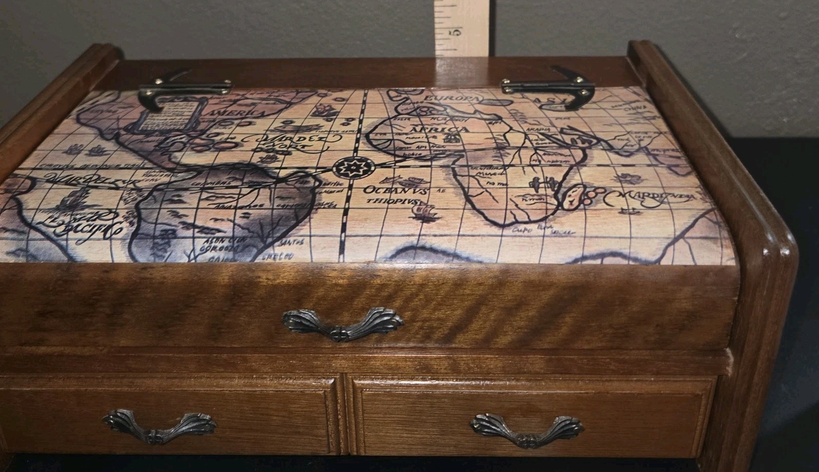 Vintage Wooden Valet Storage Box W/ Lid And 1 Drawer, World Map – Travel Themed