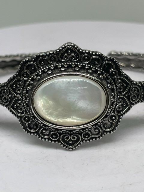 White Shell Pearl Bangle Bracelet – Crystal