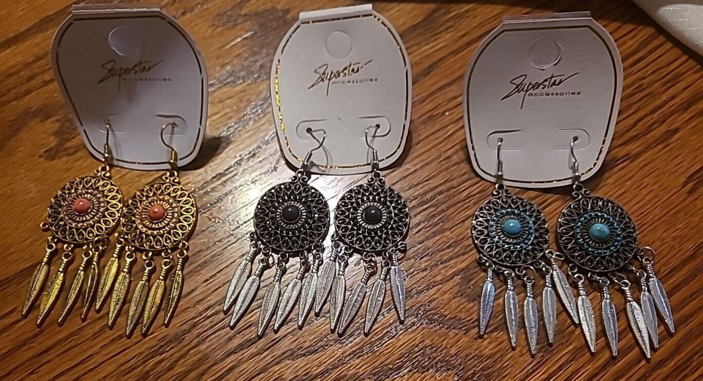 Women’s Dangle Earrings w/ Feathers Gold w/ Coral or Silver w/Turquiose or Black