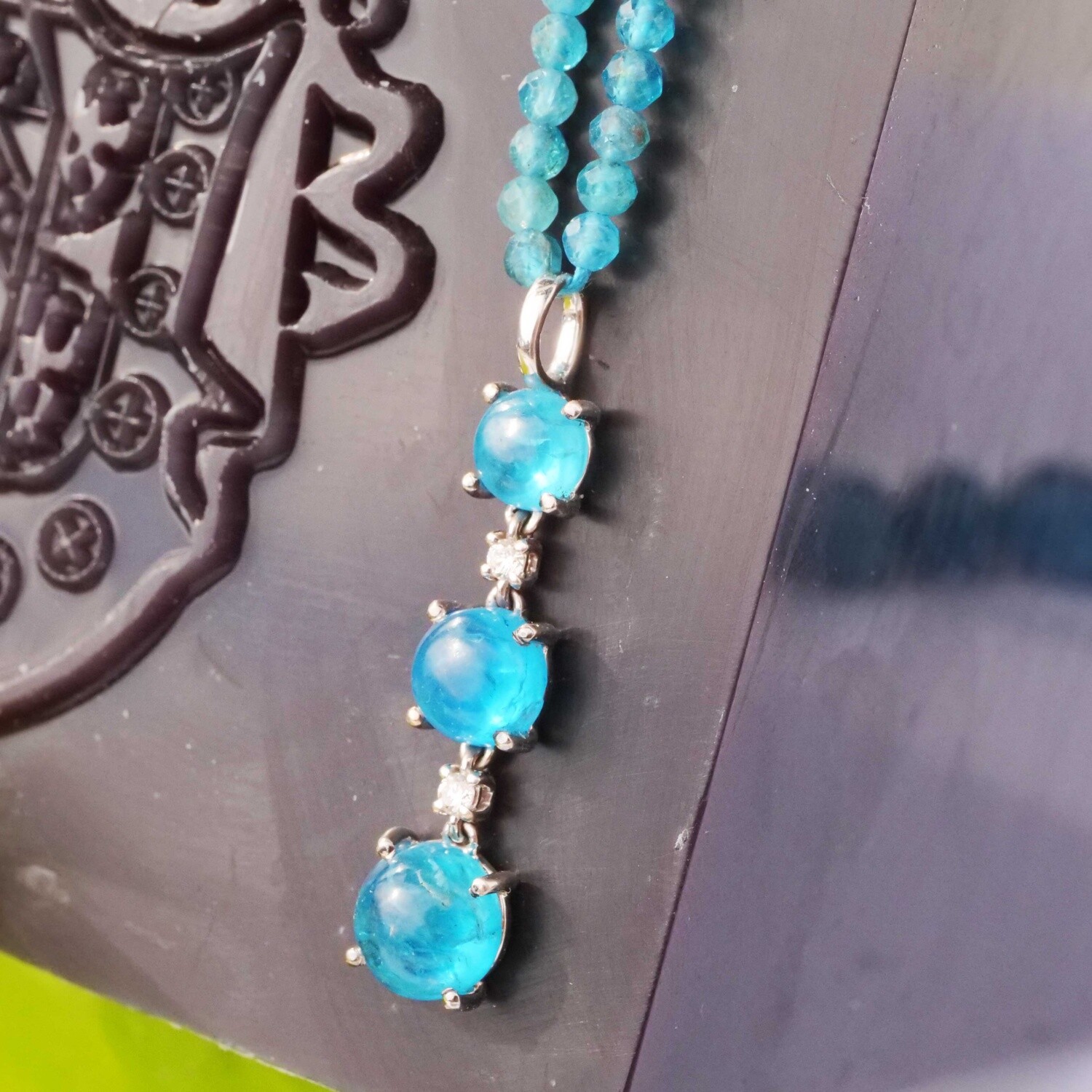 Apatite Brilliant Pendant 750 White Gold…the Fun Color NEON BLUE Total approx. 3.7