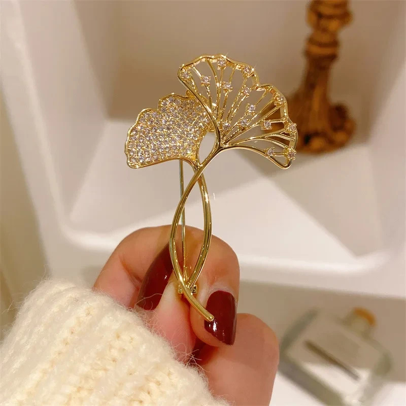 Retro Ginkgo Leaf Brooch Pin Rhinestone Floral Plant Corsage for Women Elegant