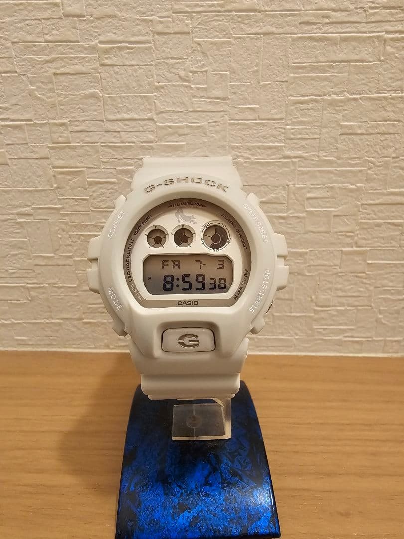 Casio G-Shock DW-6900SHB-7DR Shiba Inu Limited White Japan