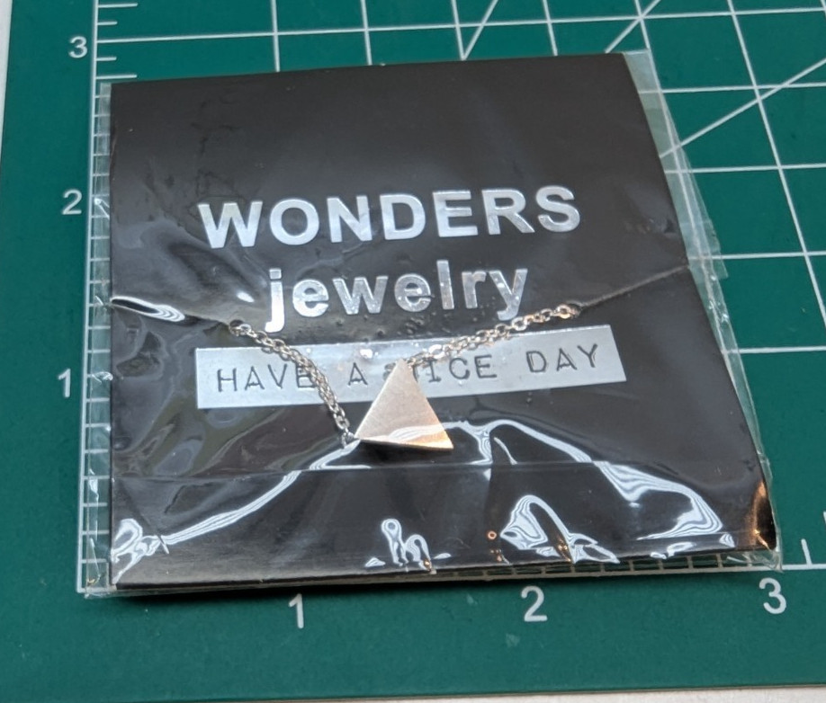 Wonders Jewelry Silver Tone Triangle Pendant Cable Chains Lobster Lock NOS