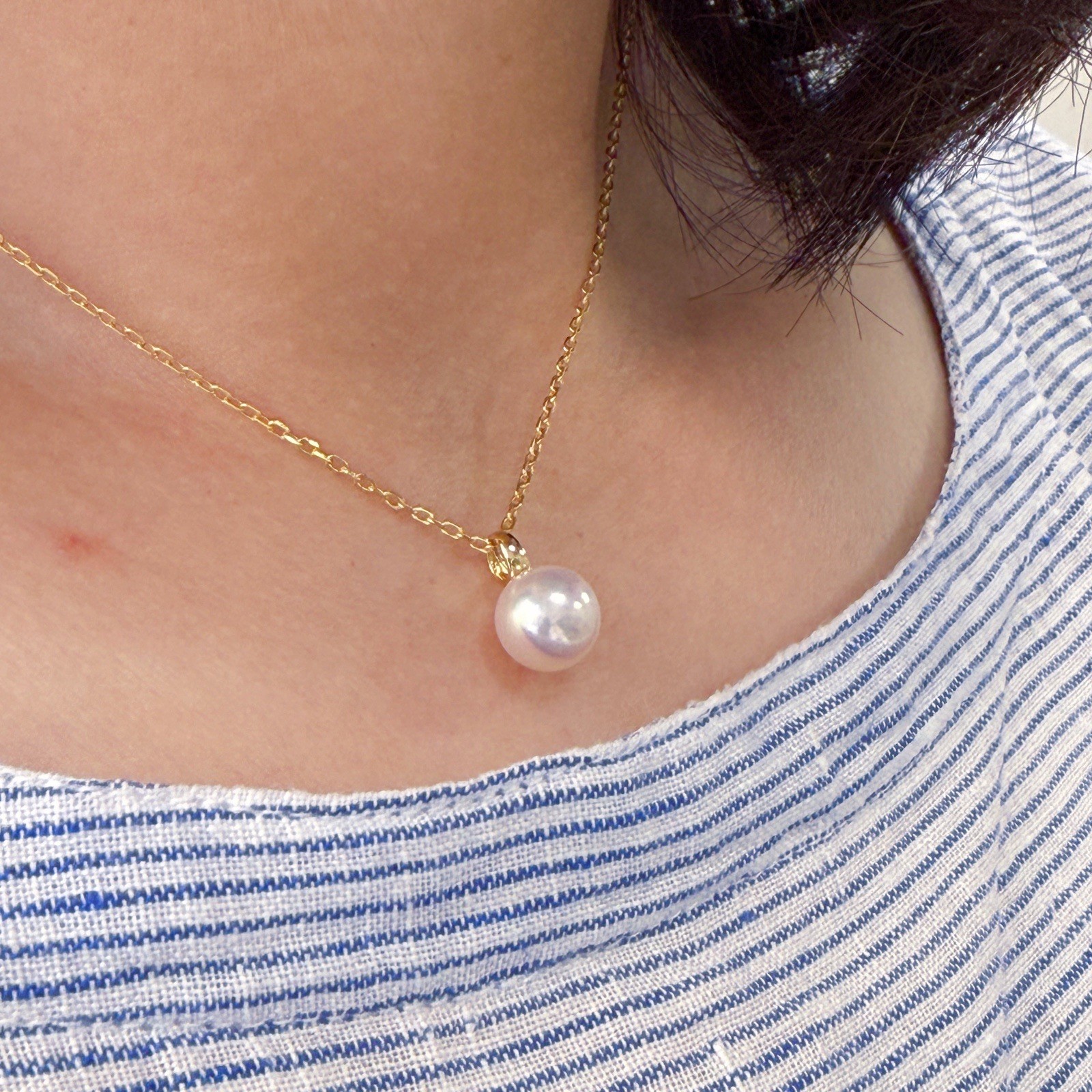 AAA High Luster 8.7MM Round White Japanese Akoya Pearl Pendant, 14K Yellow Gold
