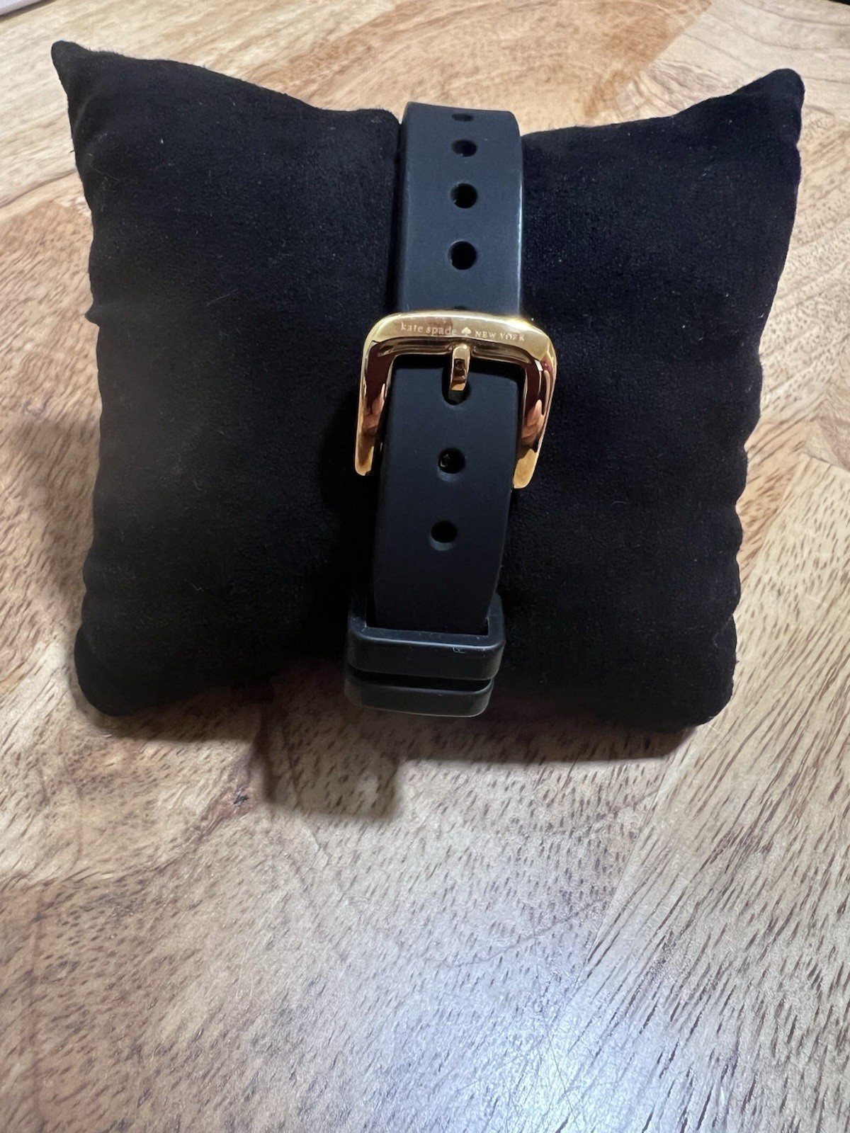 Kate Spade New York Analog Quartz 34mm Gold/White Black Silicone – Needs Battery