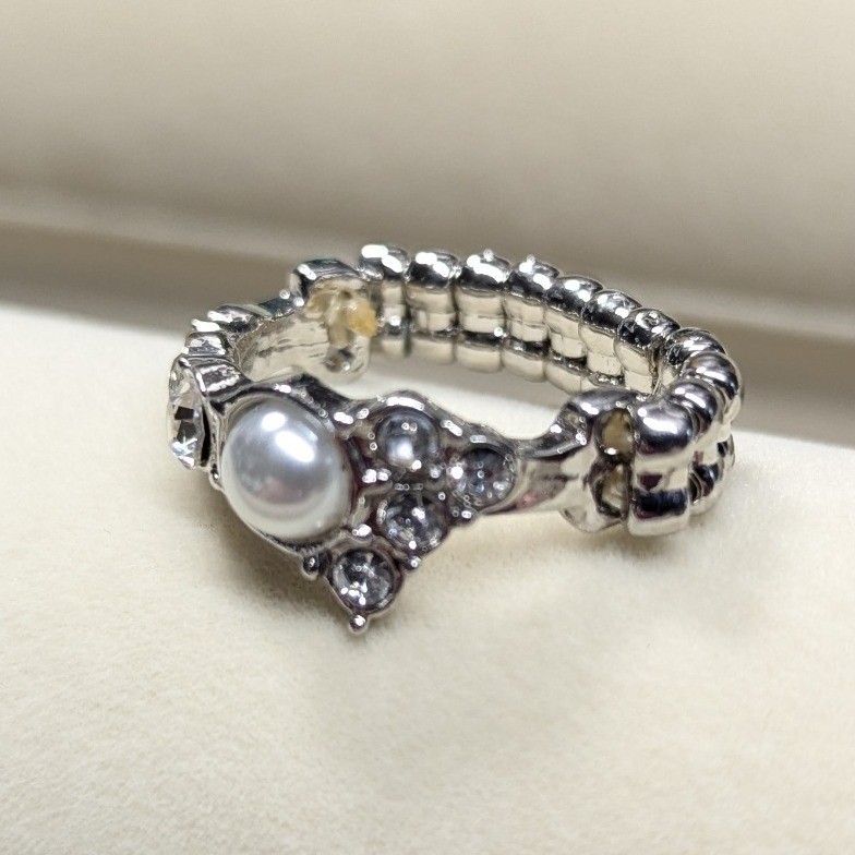 New Faux Pearl Clear Rhinestone Crystal Stretch Band Ring Silver Tone Comfy