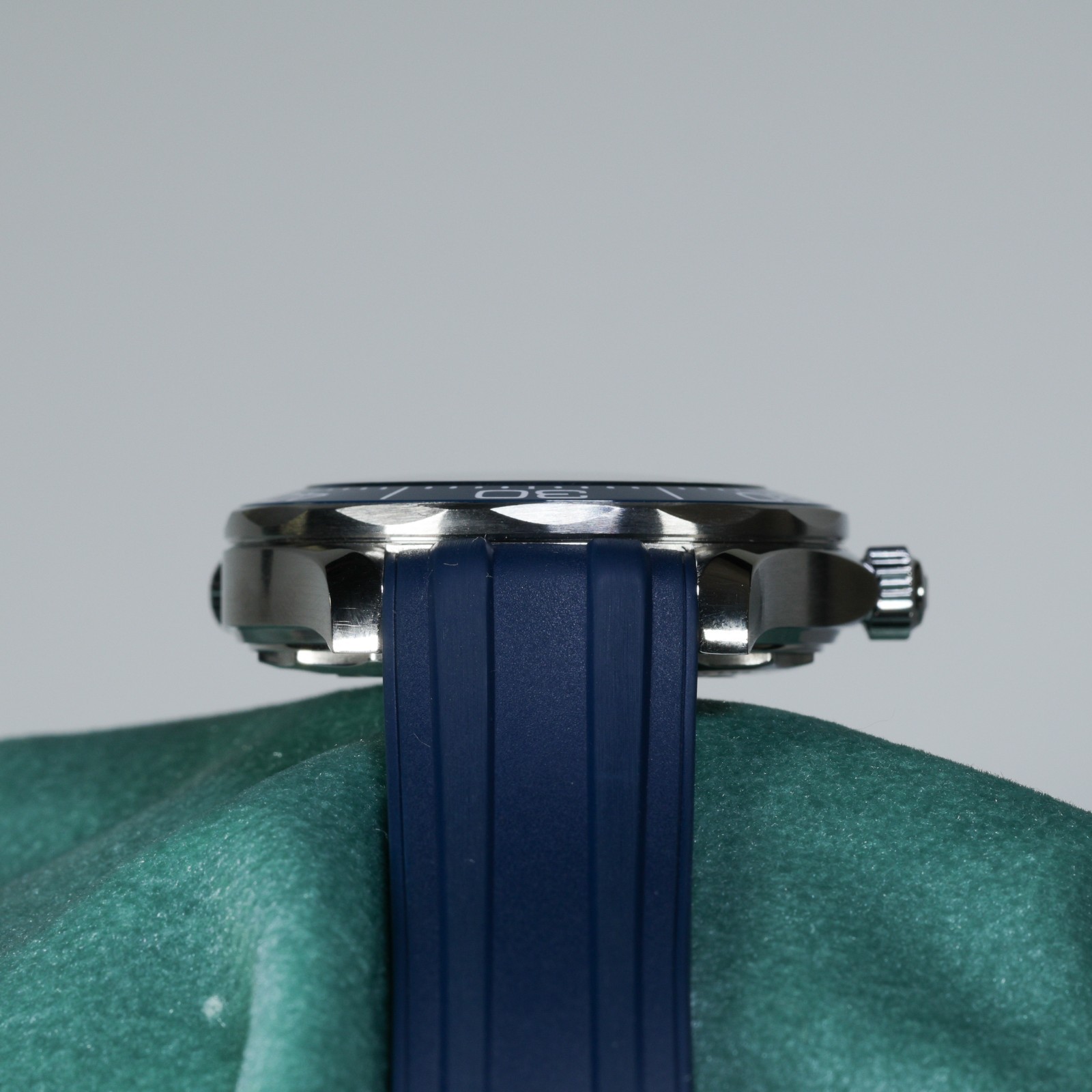 OMEGA Seamaster Diver 300M Gray Wave Blue Rubber Full Set 210.32.42.20.06.001