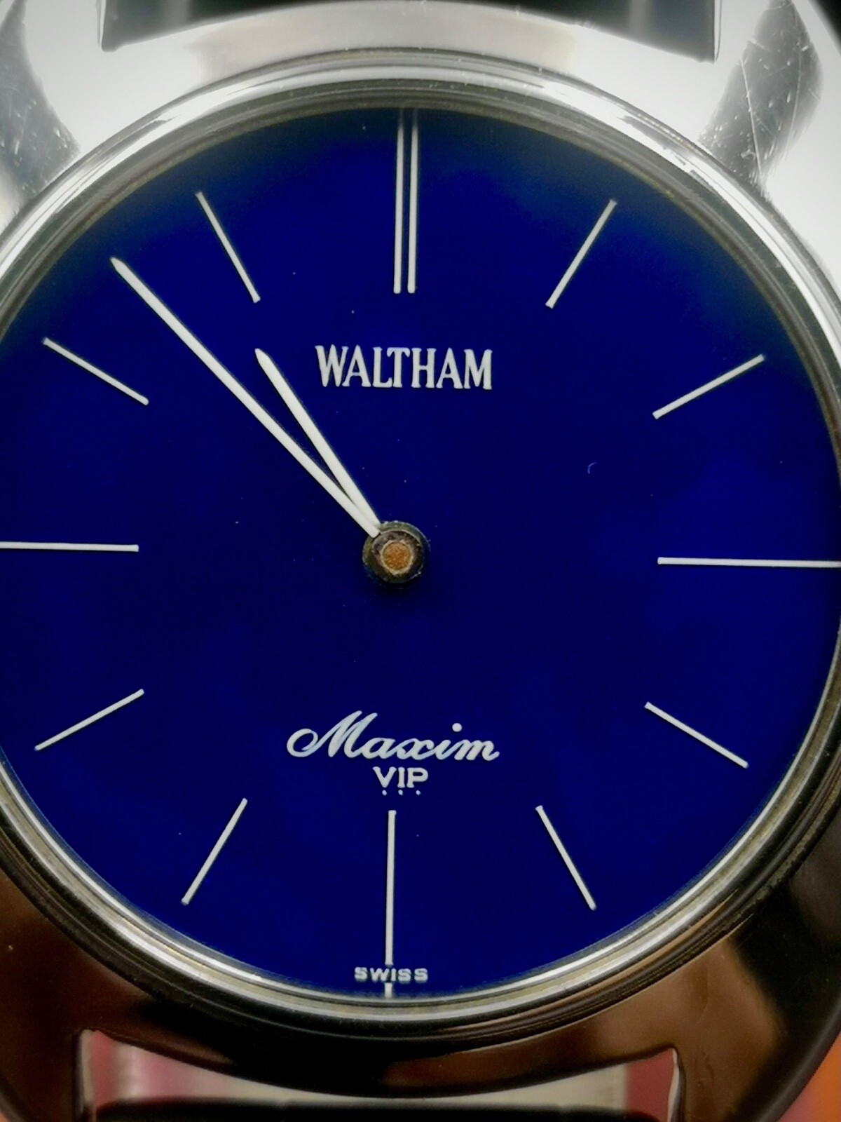 Vintage And Rare WALTHAM Maxim VIP Hand-Winding Unisex watch. 17 Jewels.
