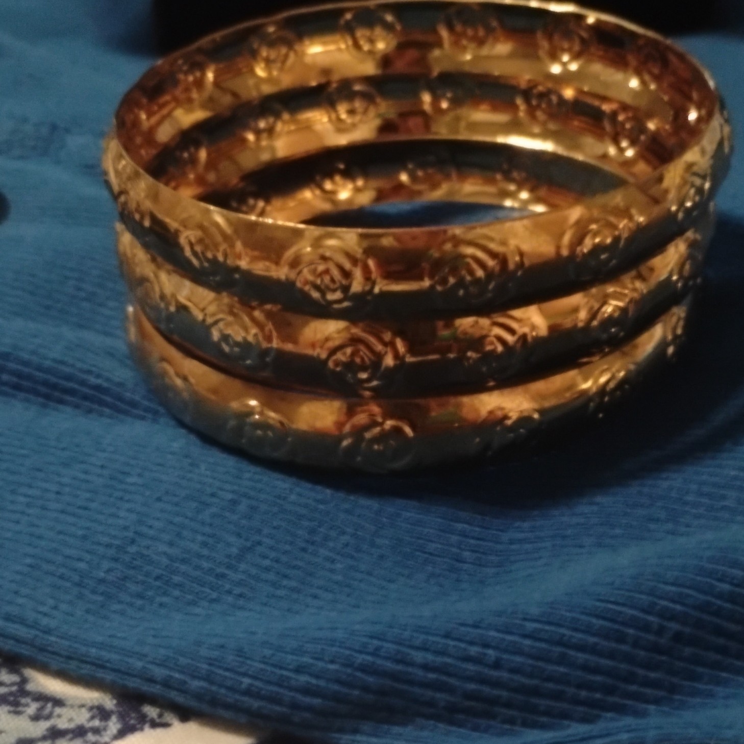 Gold Tone Floral Rose Pattern Bangle Bracelets Set of 3 Round Metal No Stone