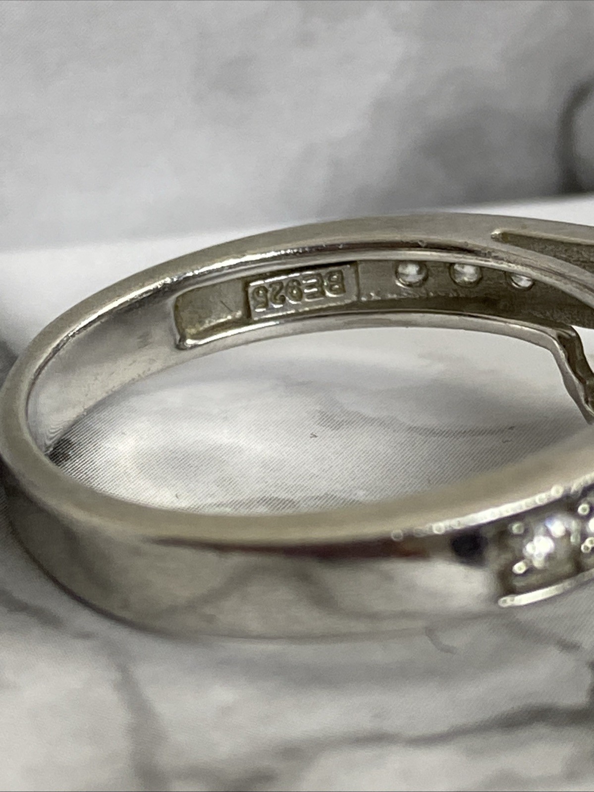 CN Womens Sterling Silver 925 CZ Heart Ring Size 9 Fashion 5.59g