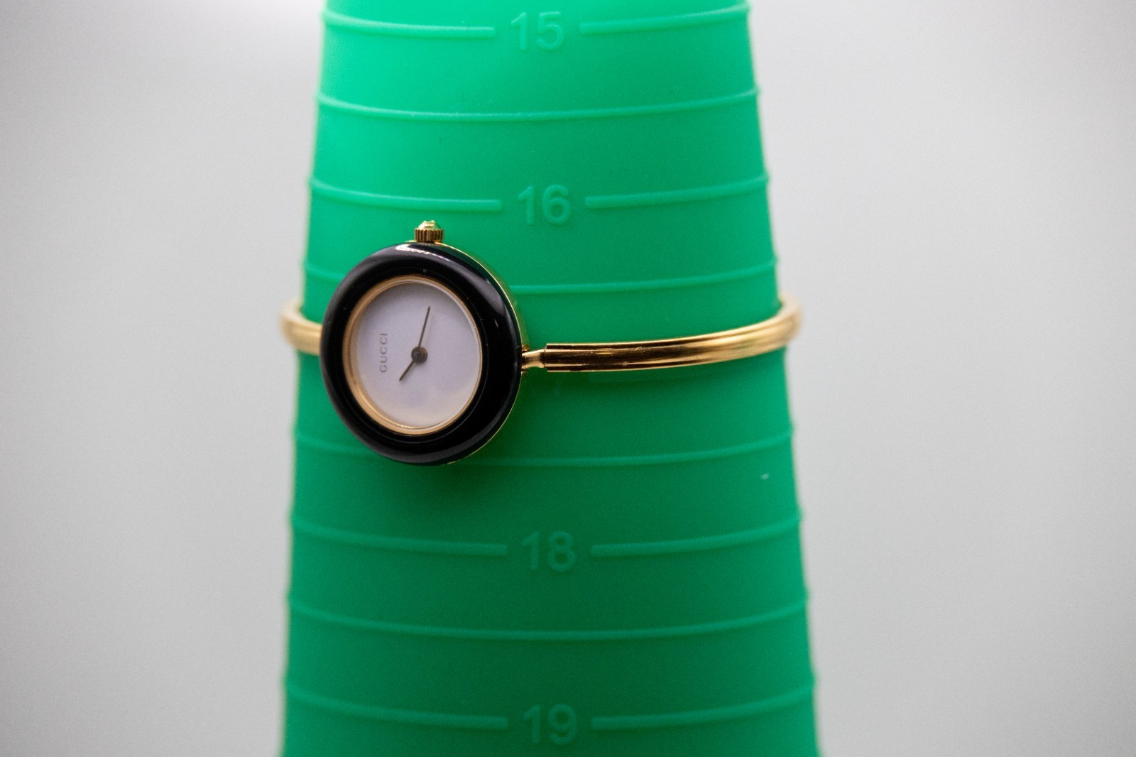 【Box&Paper】GUCCI Change Bezel 11/12.2 1100L Gold Vintage Quartz Woman’s Watch