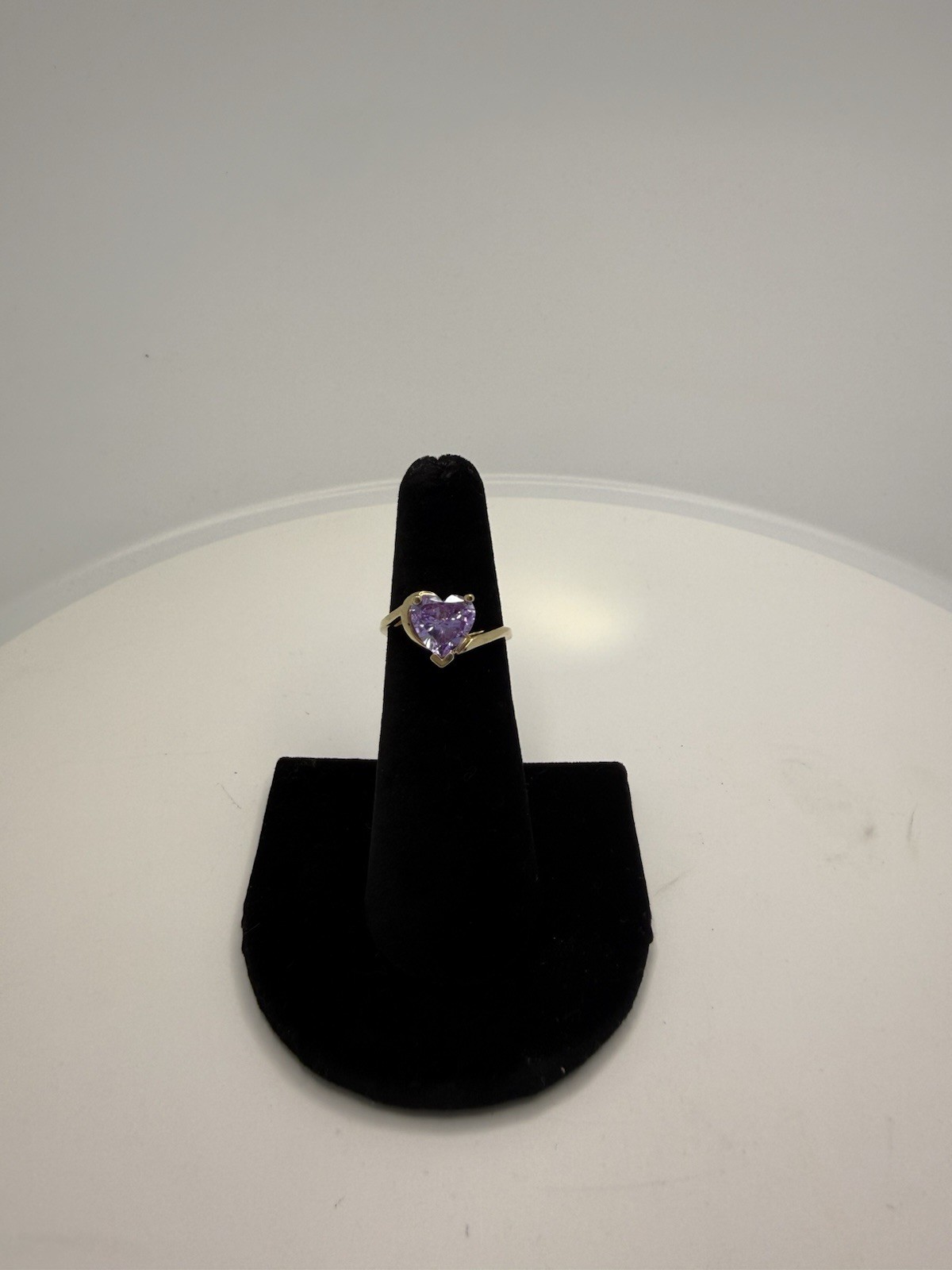 14 K Gold Diamonique 1.5ct CZ Solitare Heart. Size 5. (total weight 3.0g)
