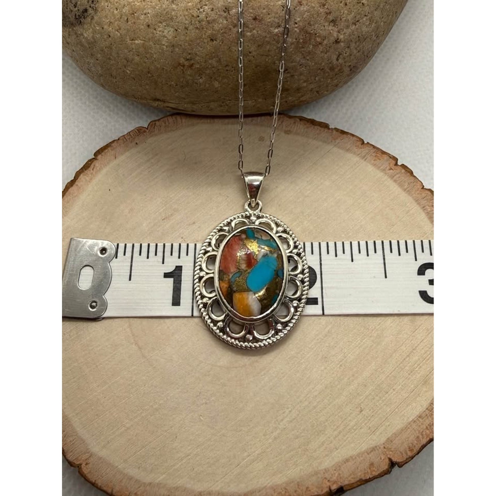 Spiny Oyster Turquoise Pendant – 5.00 Carats