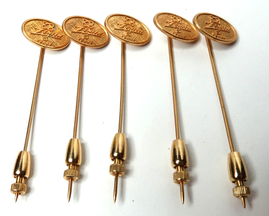 VINTAGE LOT OF 5 ZENITH 5 YEARS GOLD TONE PIN PINS..